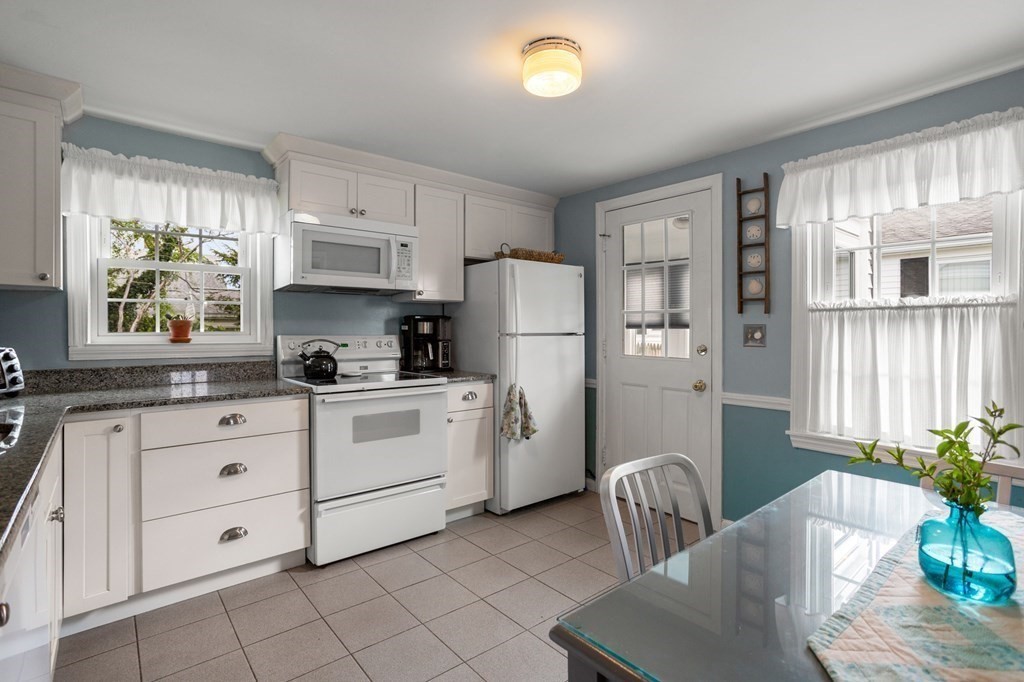 153 Gore Road Revere, MA 02151 - Photo 6 of 36 Gallery Image 6