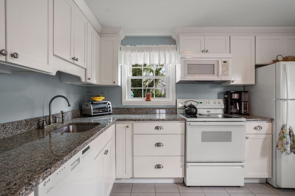 153 Gore Road Revere, MA 02151 - Photo 7 of 36 Gallery Image 7