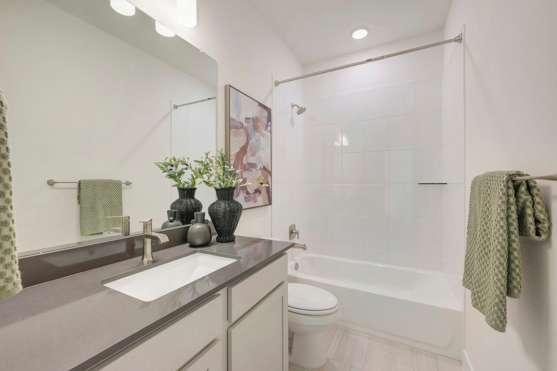 1012 A Brickell Loop Austin, TX 78744 - Photo 12 of 23 Bathroom 2 (Staged)