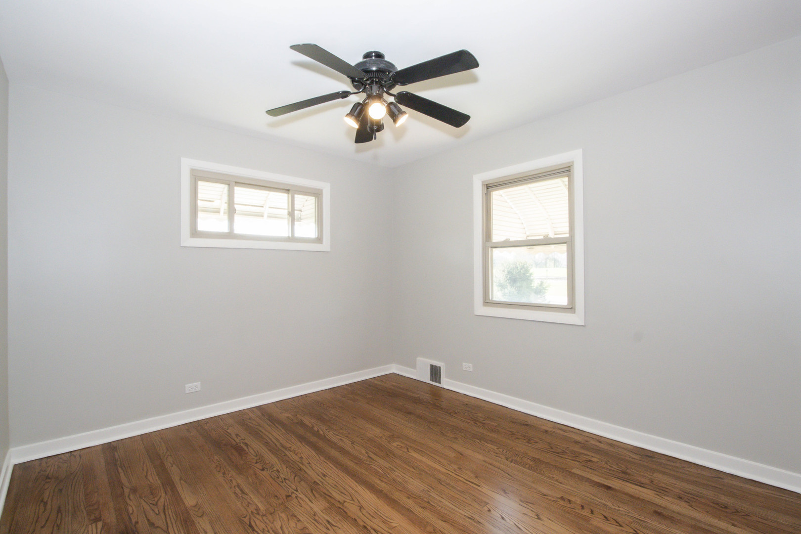 2337 Park Avenue Riverside, IL 60546 - Photo 8 of 26 Gallery Image 8