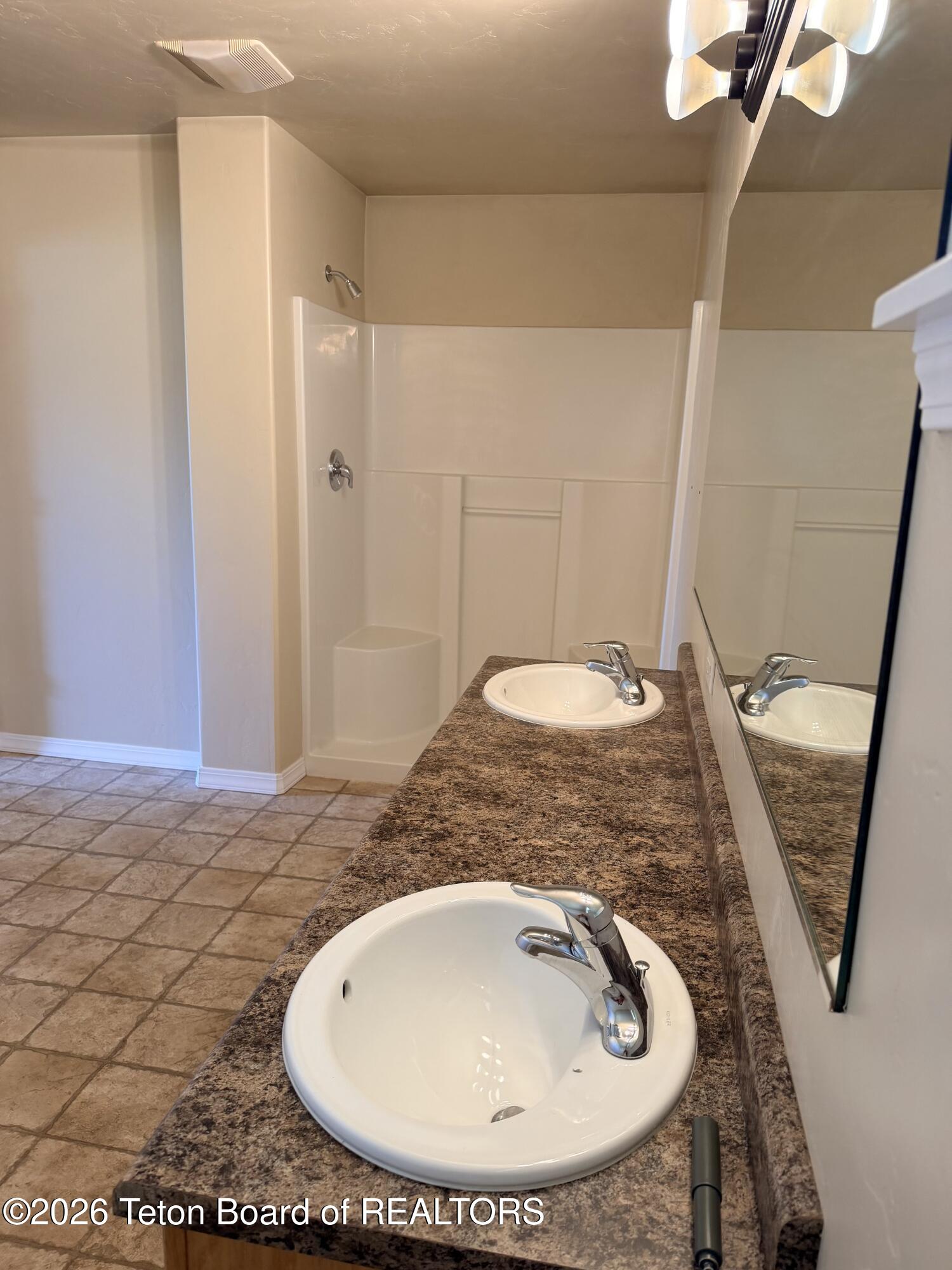 7 Water Tank Road Thayne, WY 83127 - Photo 12 of 22 Primary Bathroom