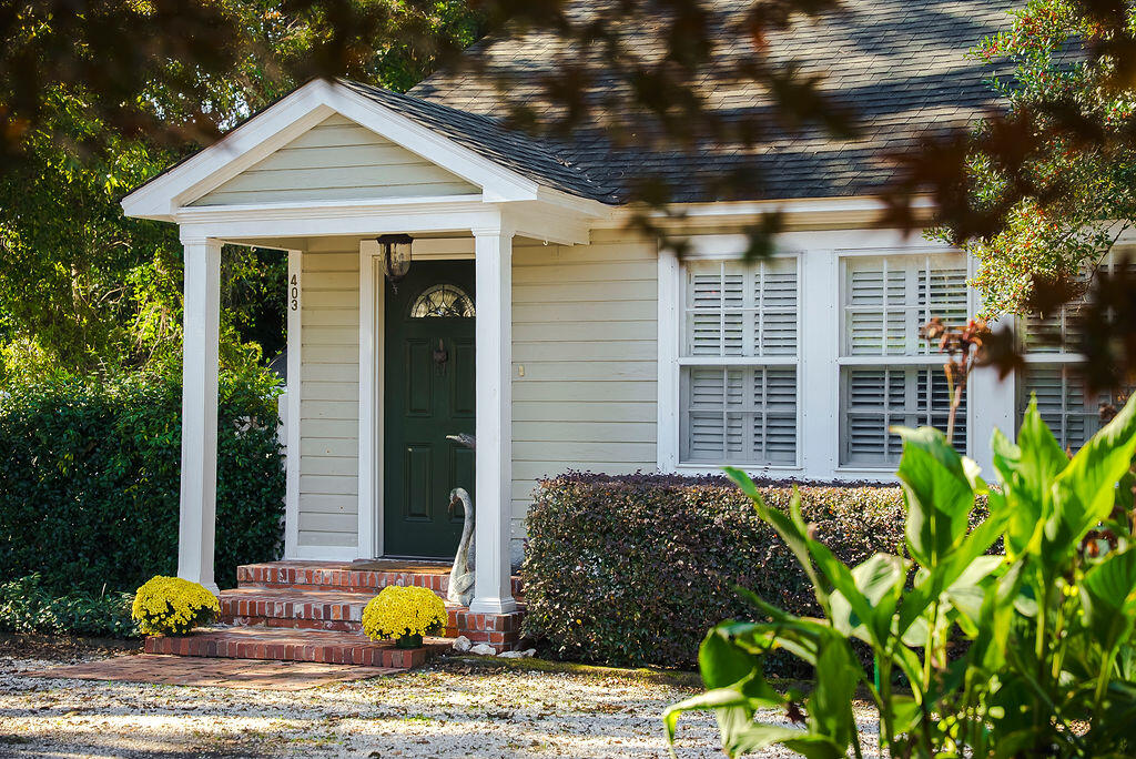 403 Banks Mill Road Southeast Aiken, SC 29801 - Photo 2 of 57 ?MeghannPadgett_403BanksMillRd-4