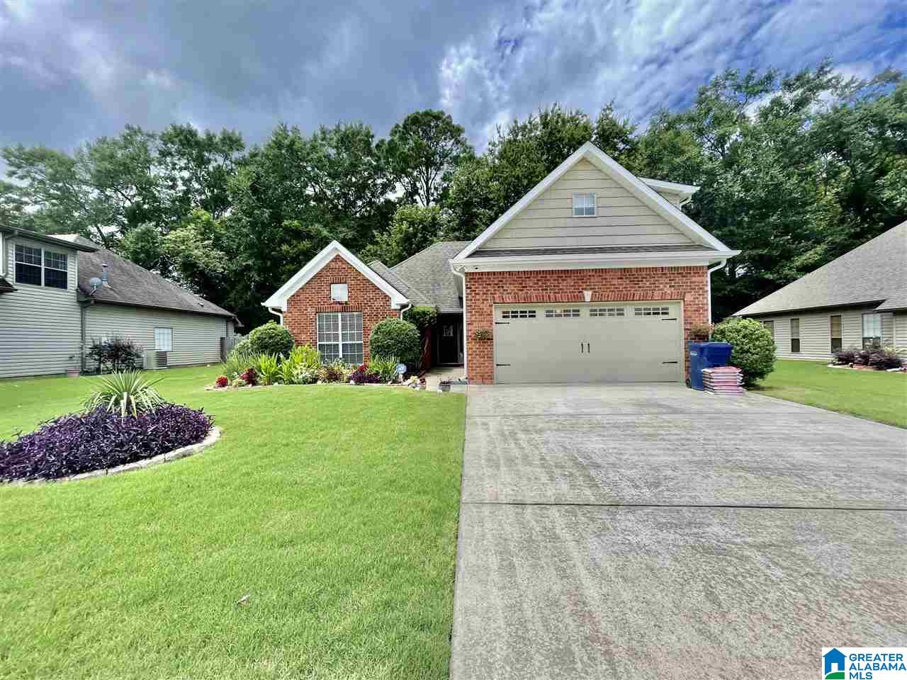 122 Falling Waters Lane Alabaster, AL 35114 - Photo 2 of 14