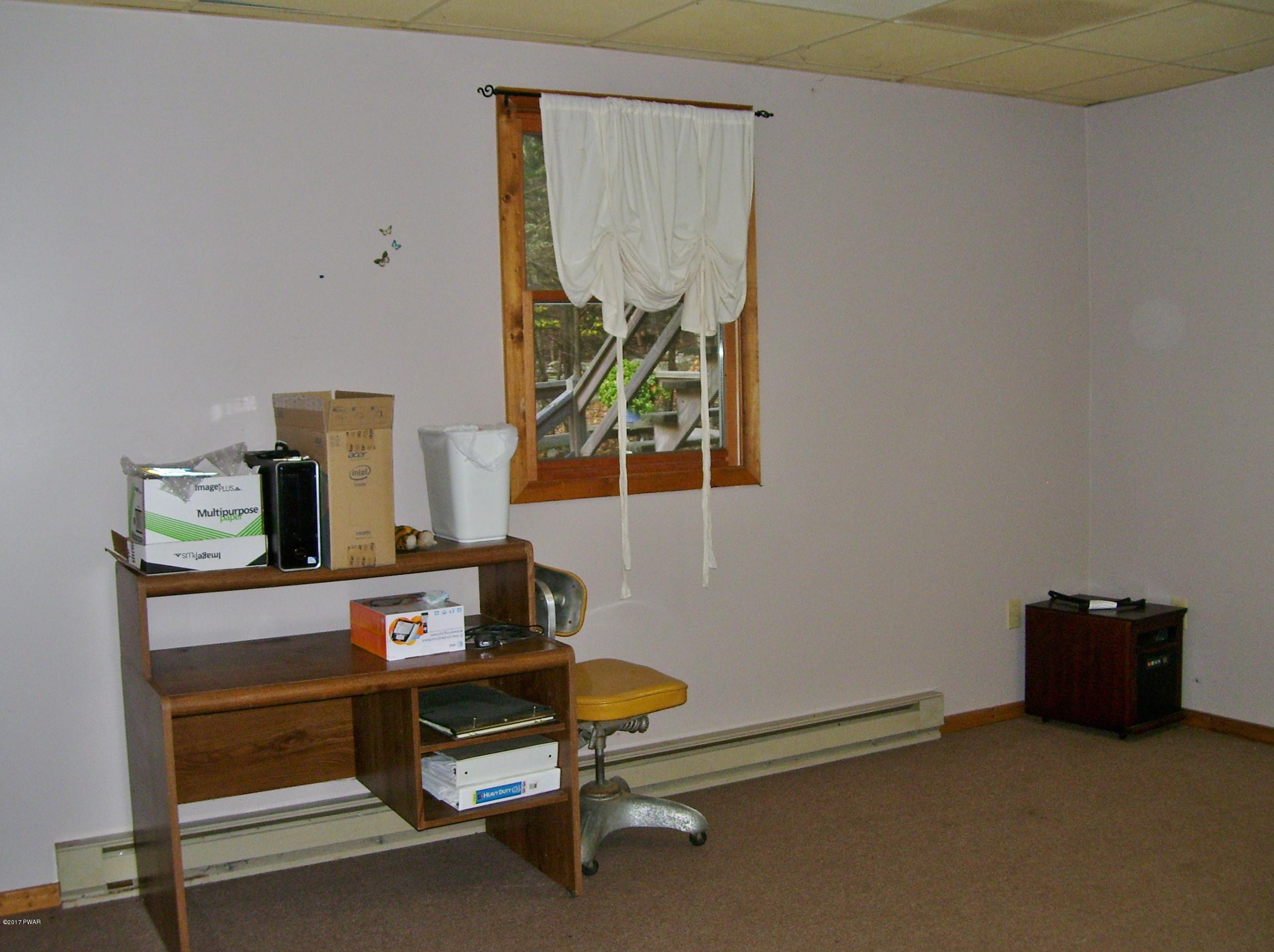 249 Gumbletown Road Tafton, PA 18464 - Photo 17 of 53 Main - Office #4