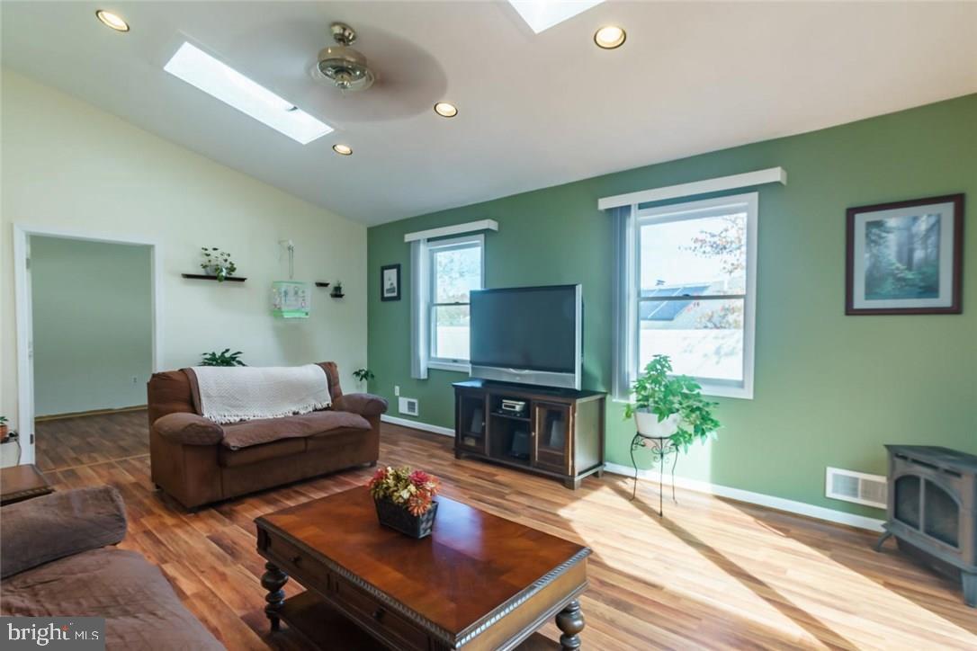 873 Devonshire Road Toms River, NJ 08753 - Photo 13 of 21