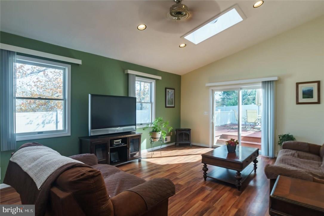 873 Devonshire Road Toms River, NJ 08753 - Photo 14 of 21