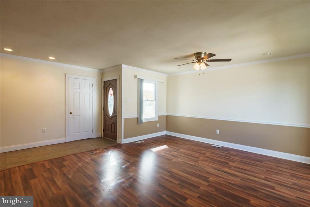 873 Devonshire Road Toms River, NJ 08753 - Photo 3 of 21