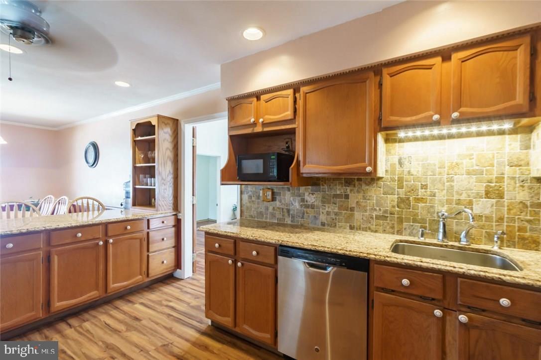 873 Devonshire Road Toms River, NJ 08753 - Photo 10 of 21