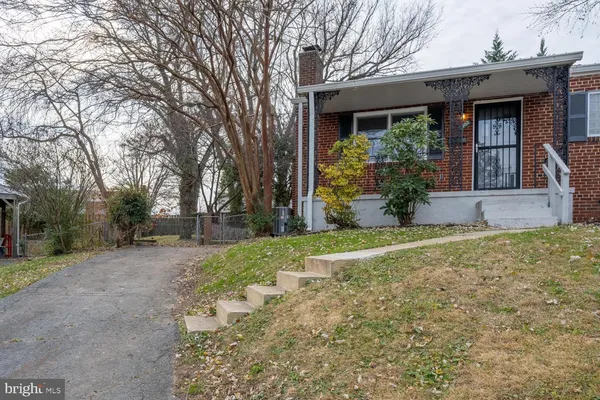 $3,495 | 3903 Fairview Drive, Fairfax, VA 22031