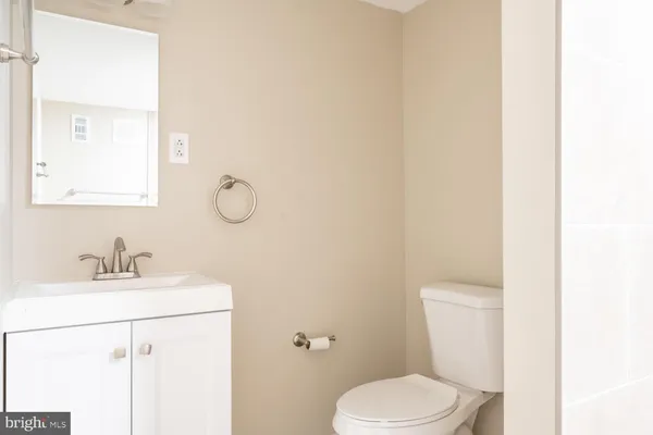 $3,495 | 3903 Fairview Drive, Fairfax, VA 22031