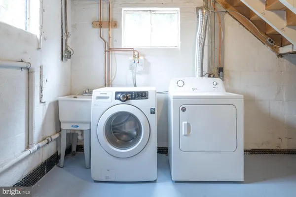 $3,495 | 3903 Fairview Drive, Fairfax, VA 22031