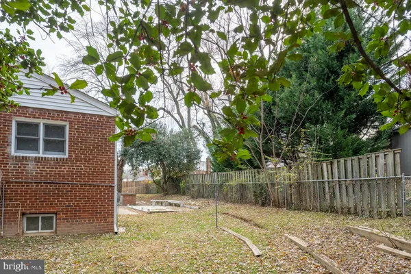 $3,495 | 3903 Fairview Drive, Fairfax, VA 22031