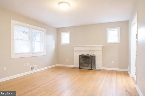 $3,495 | 3903 Fairview Drive, Fairfax, VA 22031