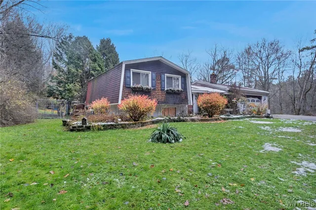 $285,000 | 13340 Ward Road, Holland, NY 14080