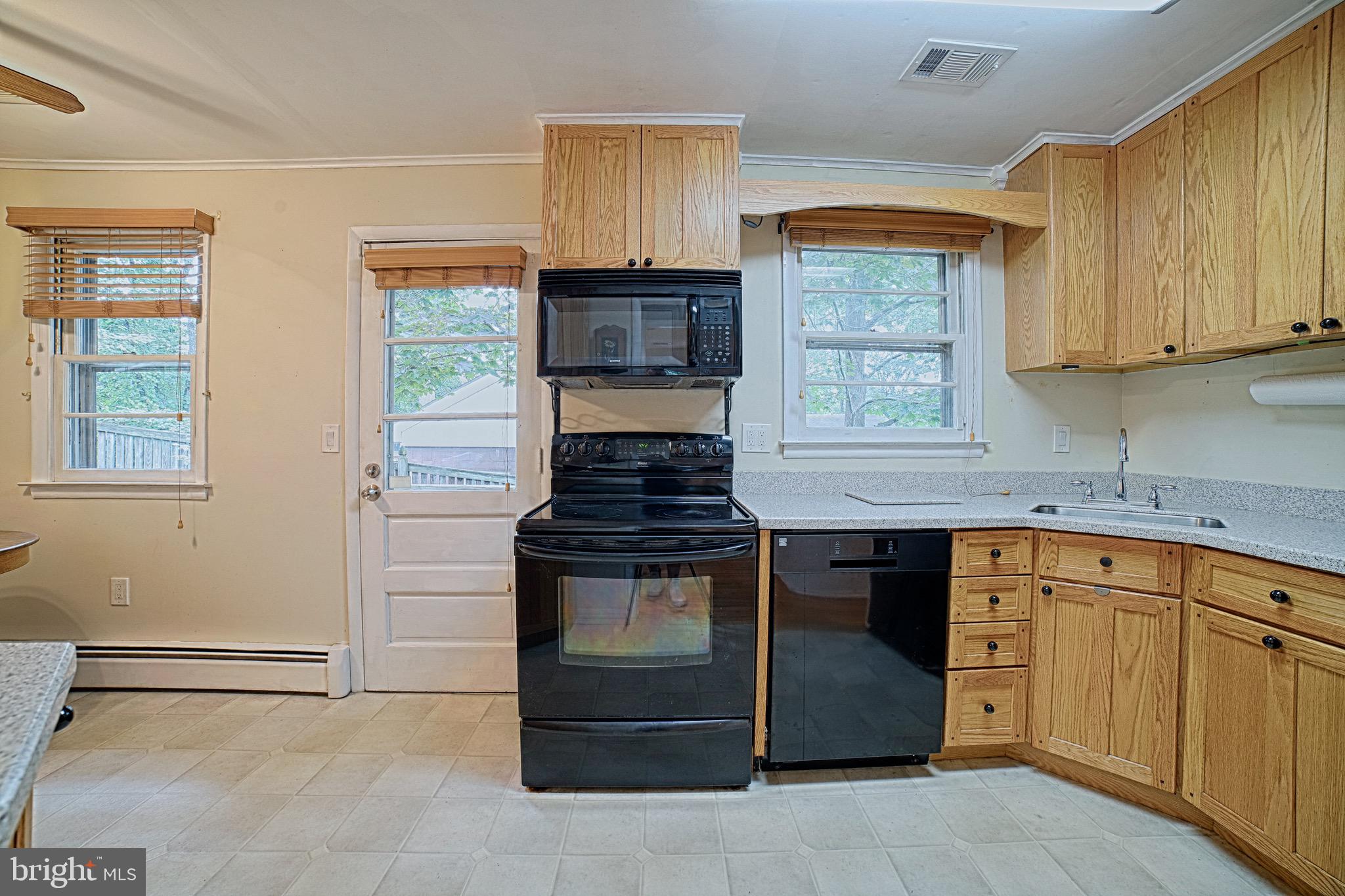 102 Boxwood Road Annapolis, MD 21403 - Photo 14 of 40 Kitchen