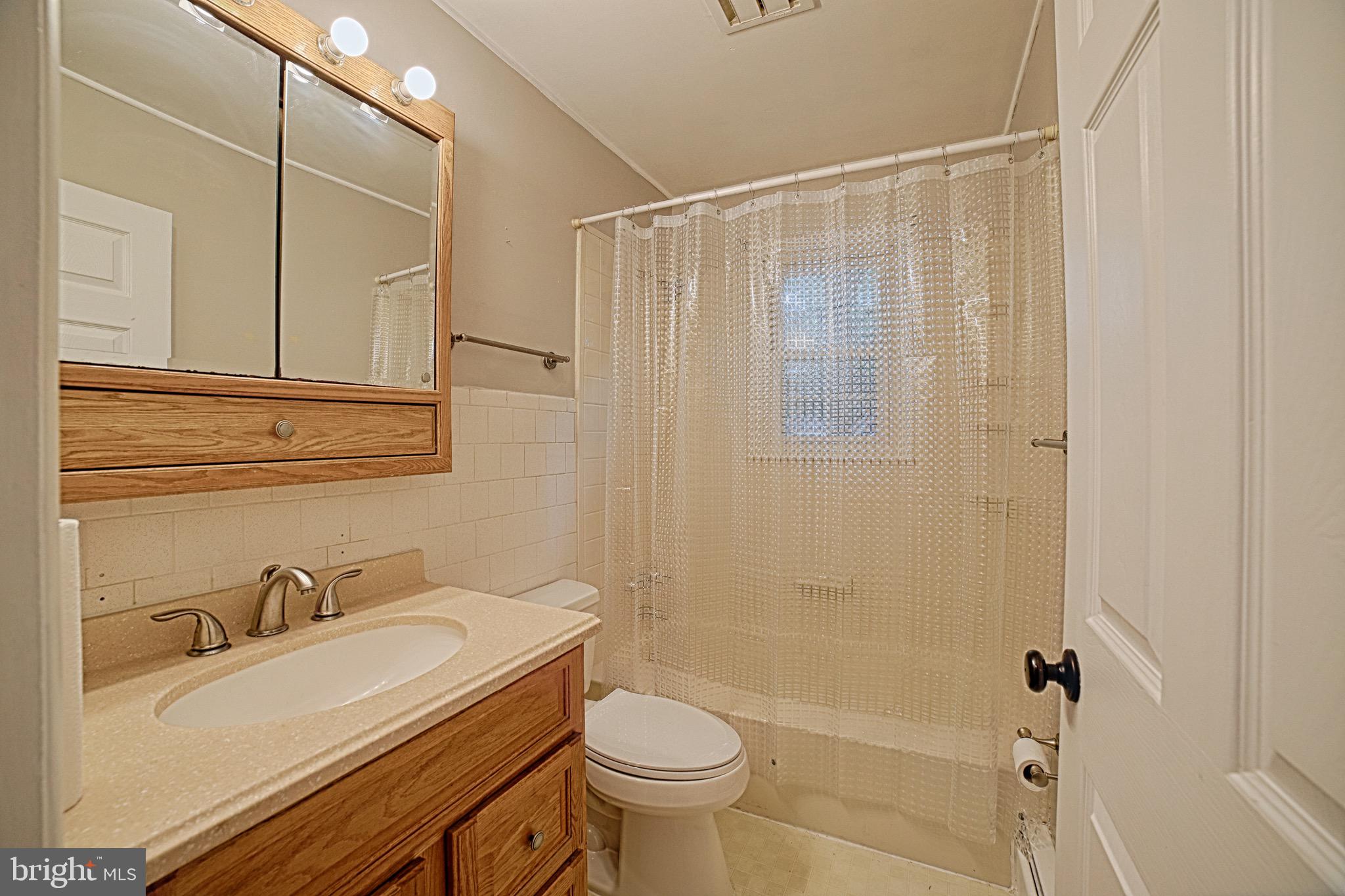 102 Boxwood Road Annapolis, MD 21403 - Photo 19 of 40 Full Bath