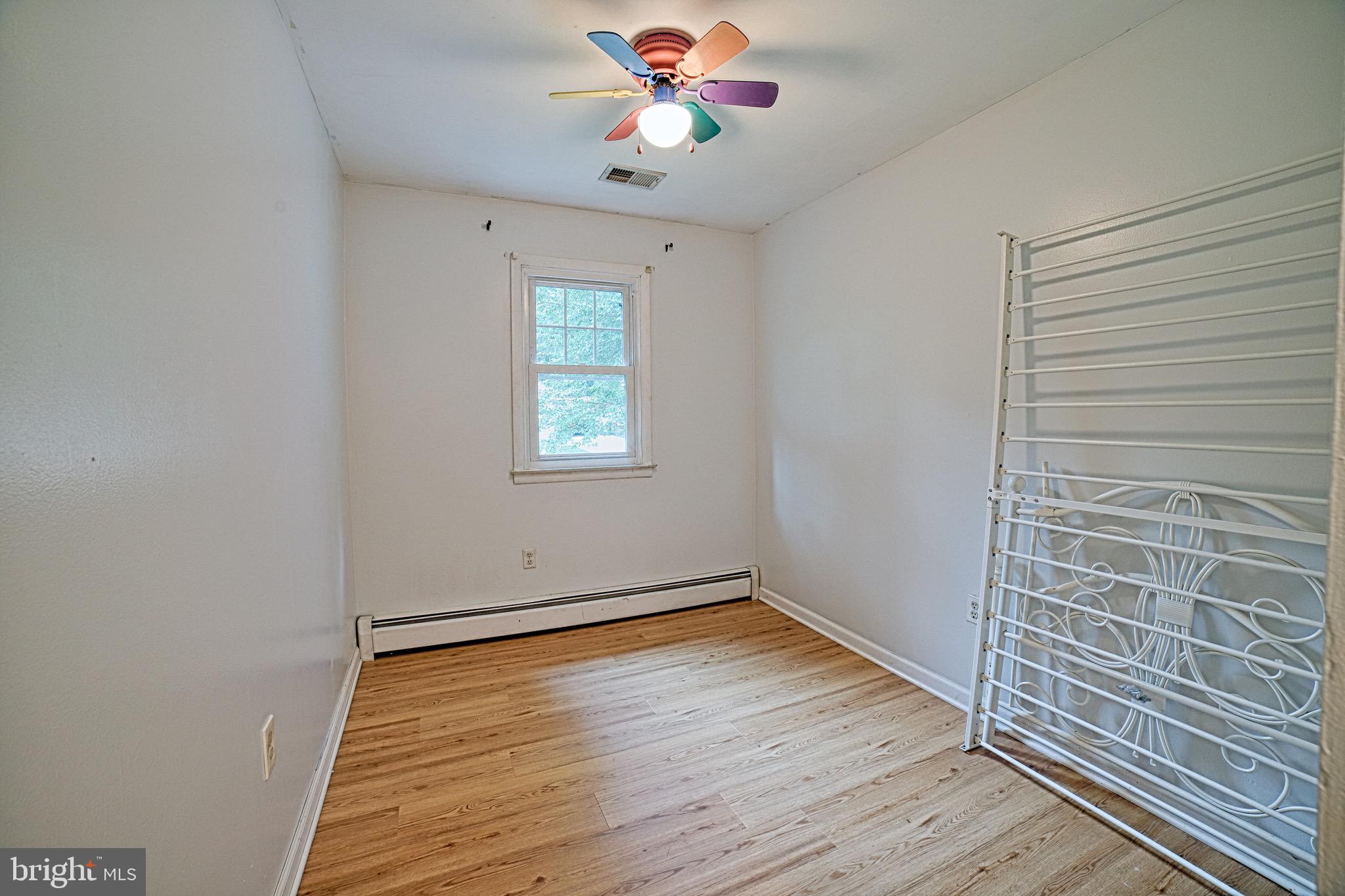 102 Boxwood Road Annapolis, MD 21403 - Photo 25 of 40 Bedrooom 3