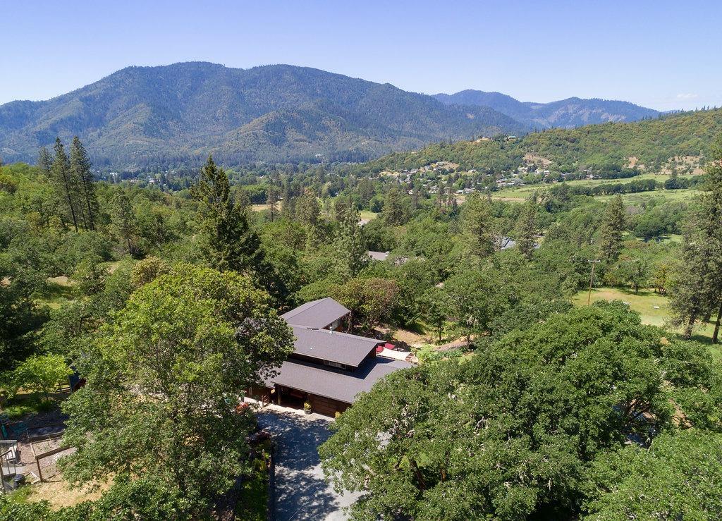 608 Wards Creek Road Rogue River, OR 97537 - Photo 9 of 35 Additional Photo