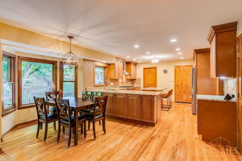 9207 Old Coach Road Cincinnati, OH 45249 - Photo 13 of 41