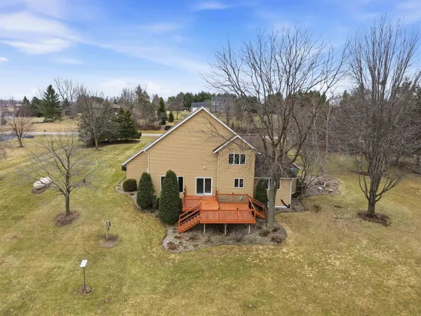 $550,000 | W10058 Woodhaven Lane, Hortonville, WI 54944