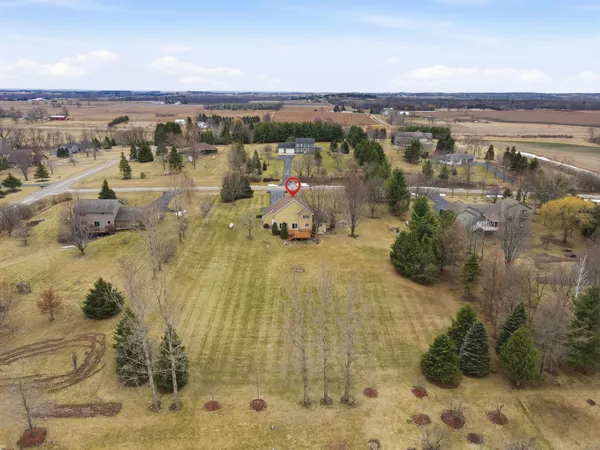 $550,000 | W10058 Woodhaven Lane, Hortonville, WI 54944