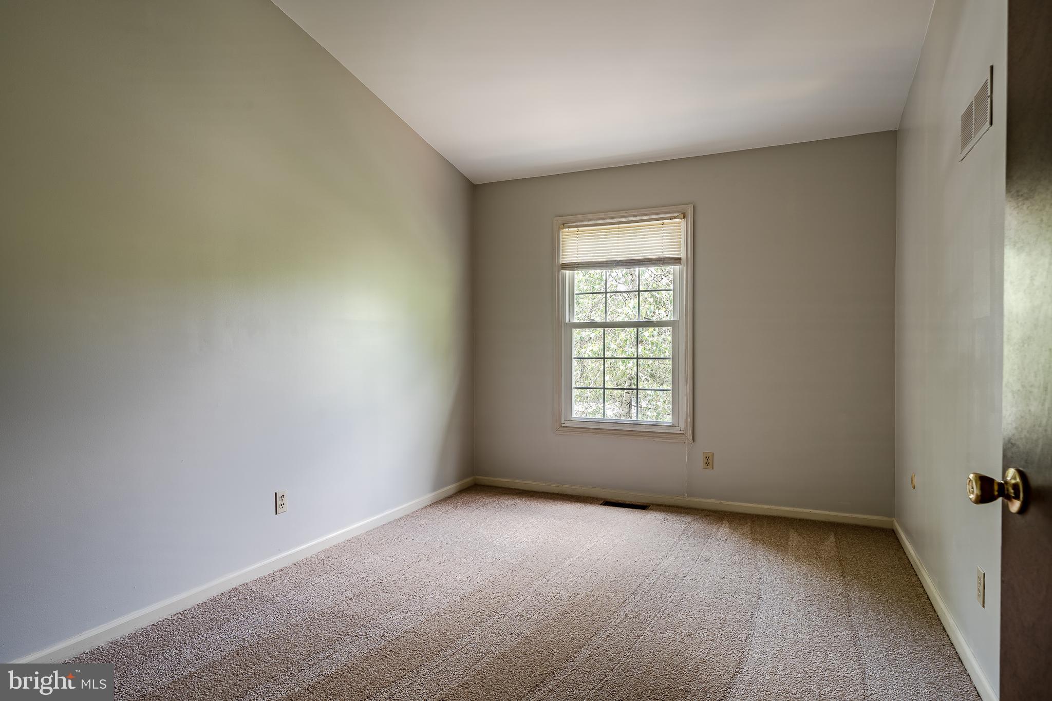 32 Pinehurst Court Reading, PA 19607 - Photo 15 of 23 Gallery Image 15