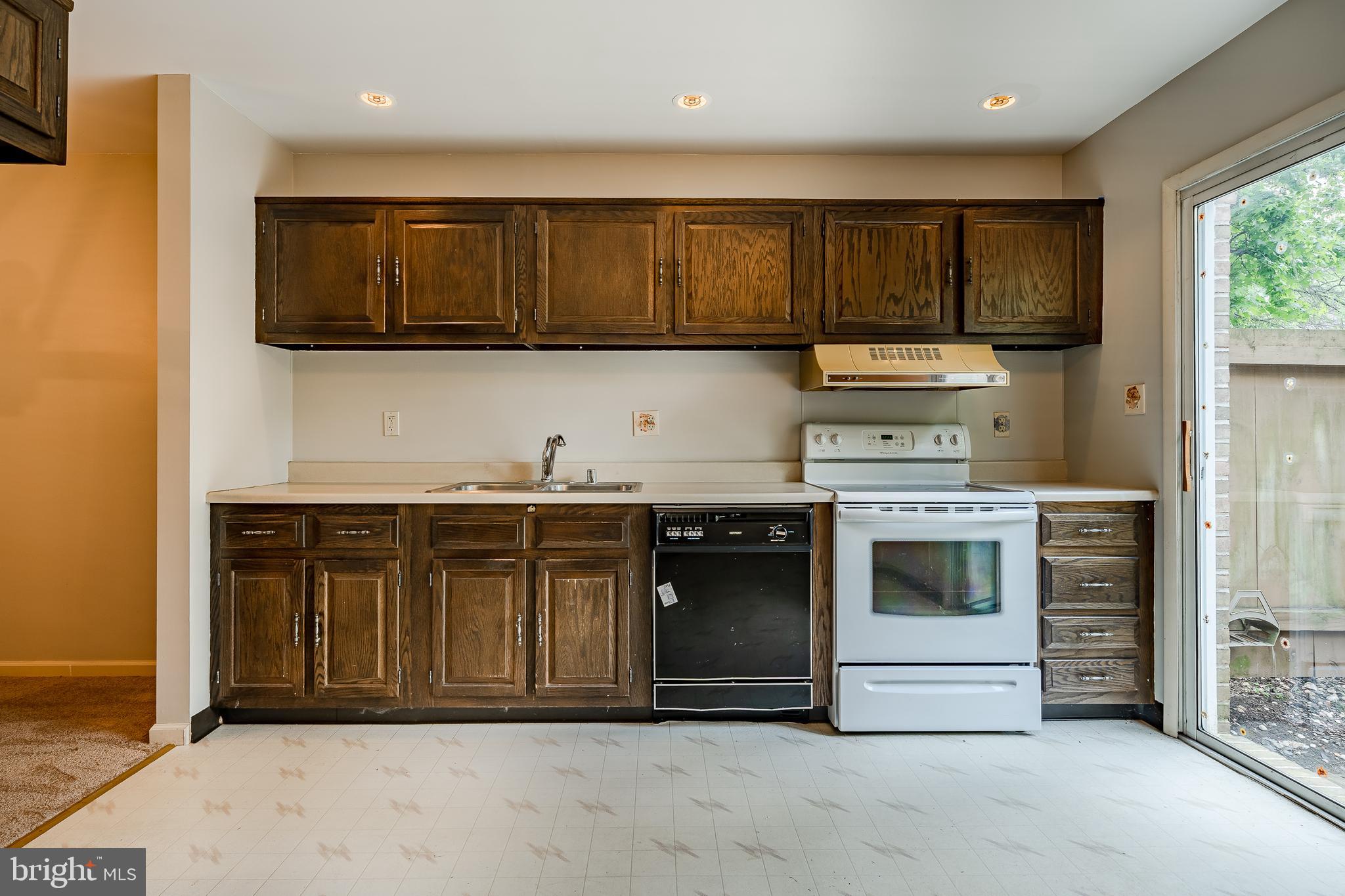 32 Pinehurst Court Reading, PA 19607 - Photo 8 of 23 Gallery Image 8