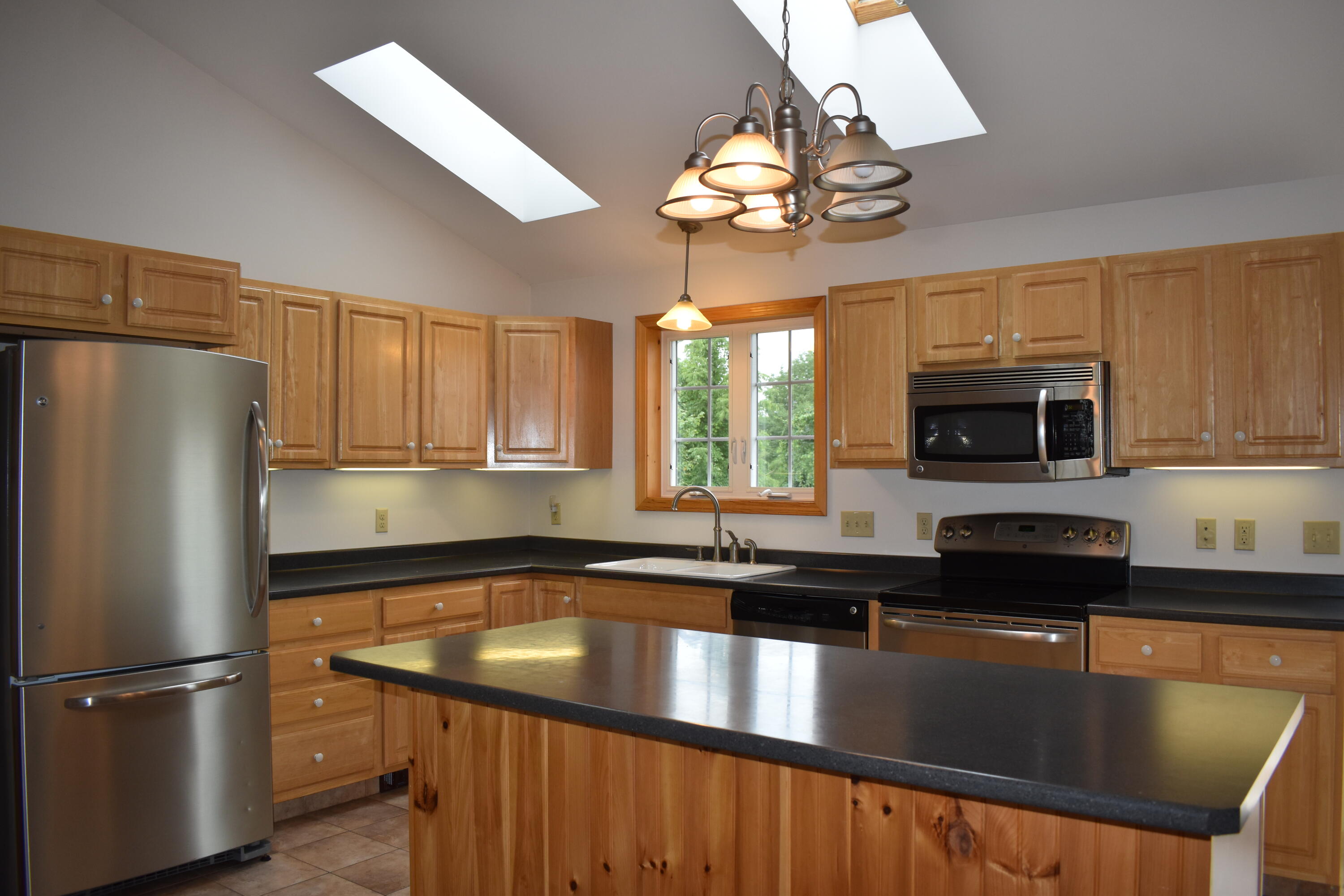 18-20 Blaisdell Road Monmouth, ME 04265 - Photo 6 of 48 DSC_0777