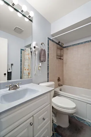 $279,900 | 5015 Spinnaker Lane, Unit C, Crown Point, IN 46307