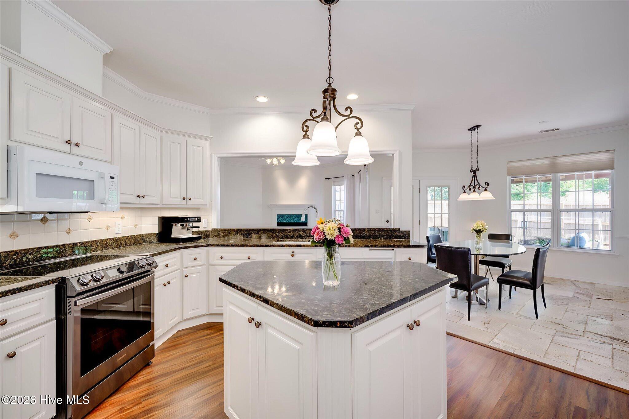 4537 Bellingham Court Evans, GA 30809 - Photo 51 of 53 22-Luxury Kitchen 17