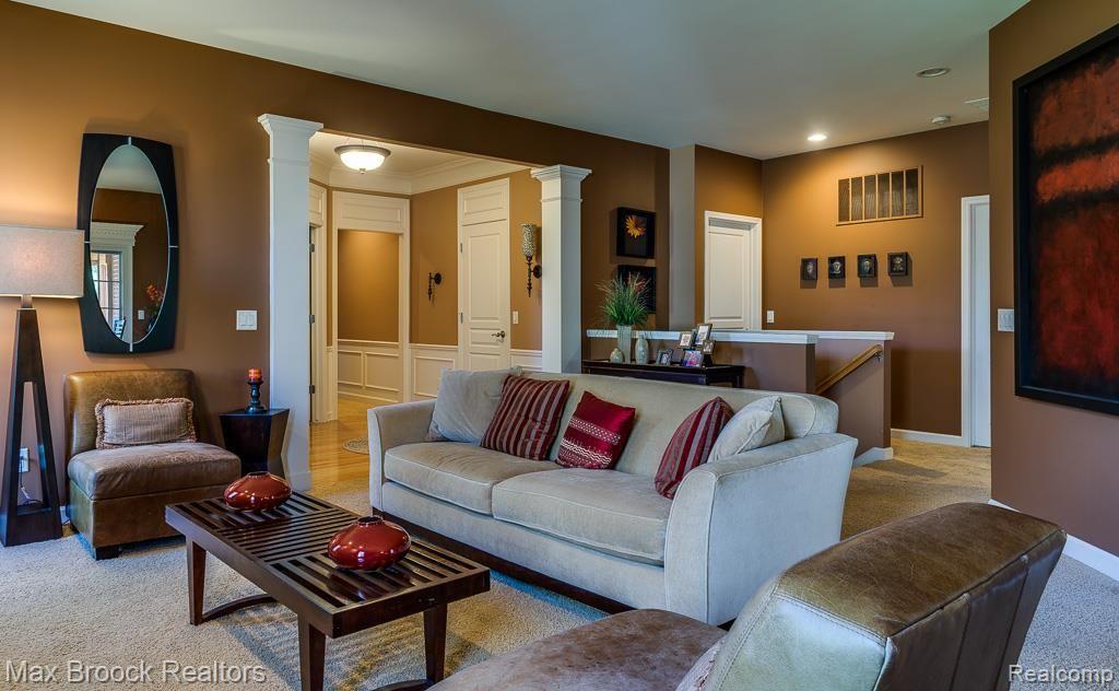 5110 Belmonte Drive, Unit 3 Rochester, MI 48306 - Photo 6 of 21 Living Room