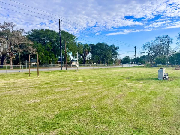 a view of a basketball court