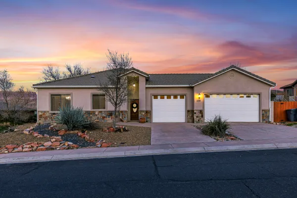 1128 North Main Street, Hurricane, UT 84737