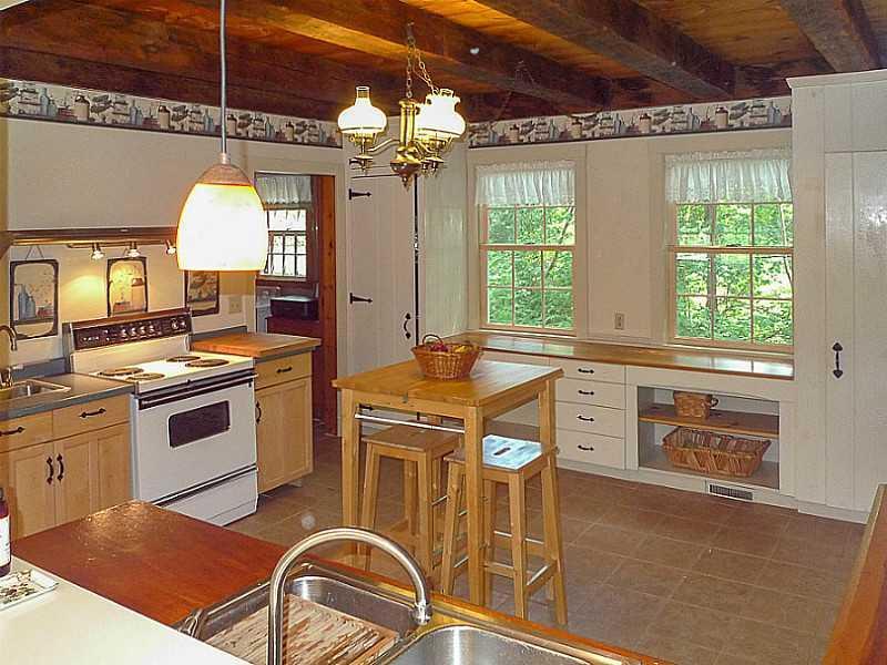 229 Simon Road Waldoboro, ME 04572 - Photo 14 of 28 Kitchen.