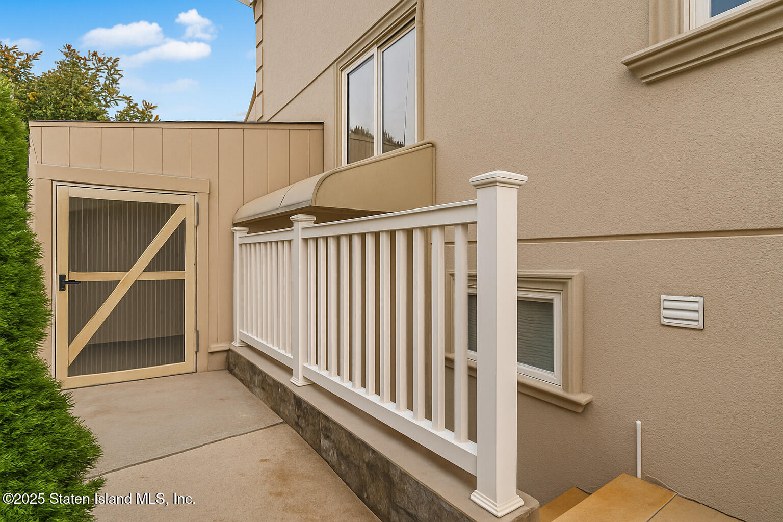 Undisclosed Address Staten Island, NY 10309 - Photo 35 of 40 a view of a balcony