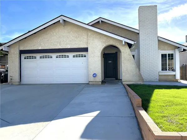 a view of a house with porch