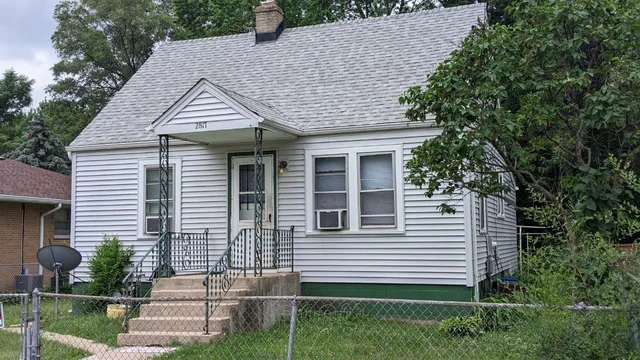 $93,800 | 2817 9th Street, Rockford, IL 61109