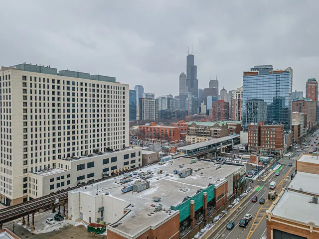 $369,900 | 1307 South Wabash Avenue, Unit 301, Chicago, IL 60605