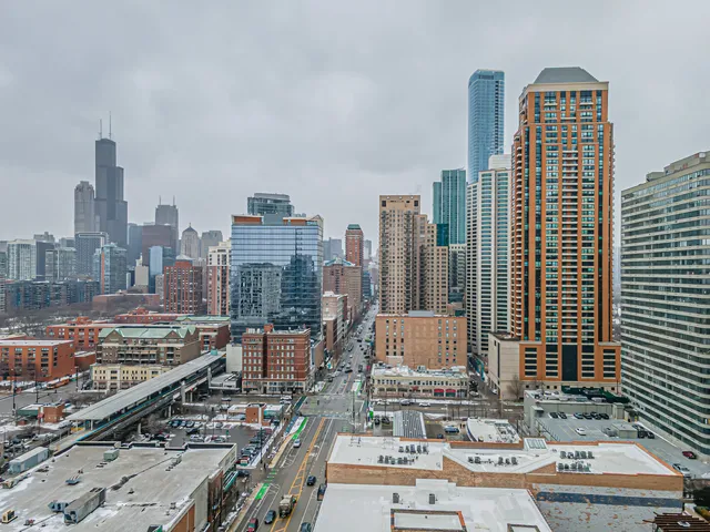 $369,900 | 1307 South Wabash Avenue, Unit 301, Chicago, IL 60605