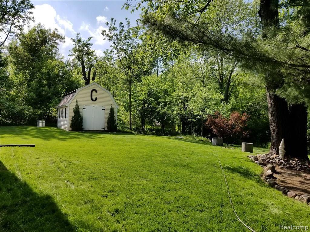 11955 Hibner Road Hartland, MI 48353 - Photo 12 of 53 Photo May 26, 4 45 08 PM.jpg