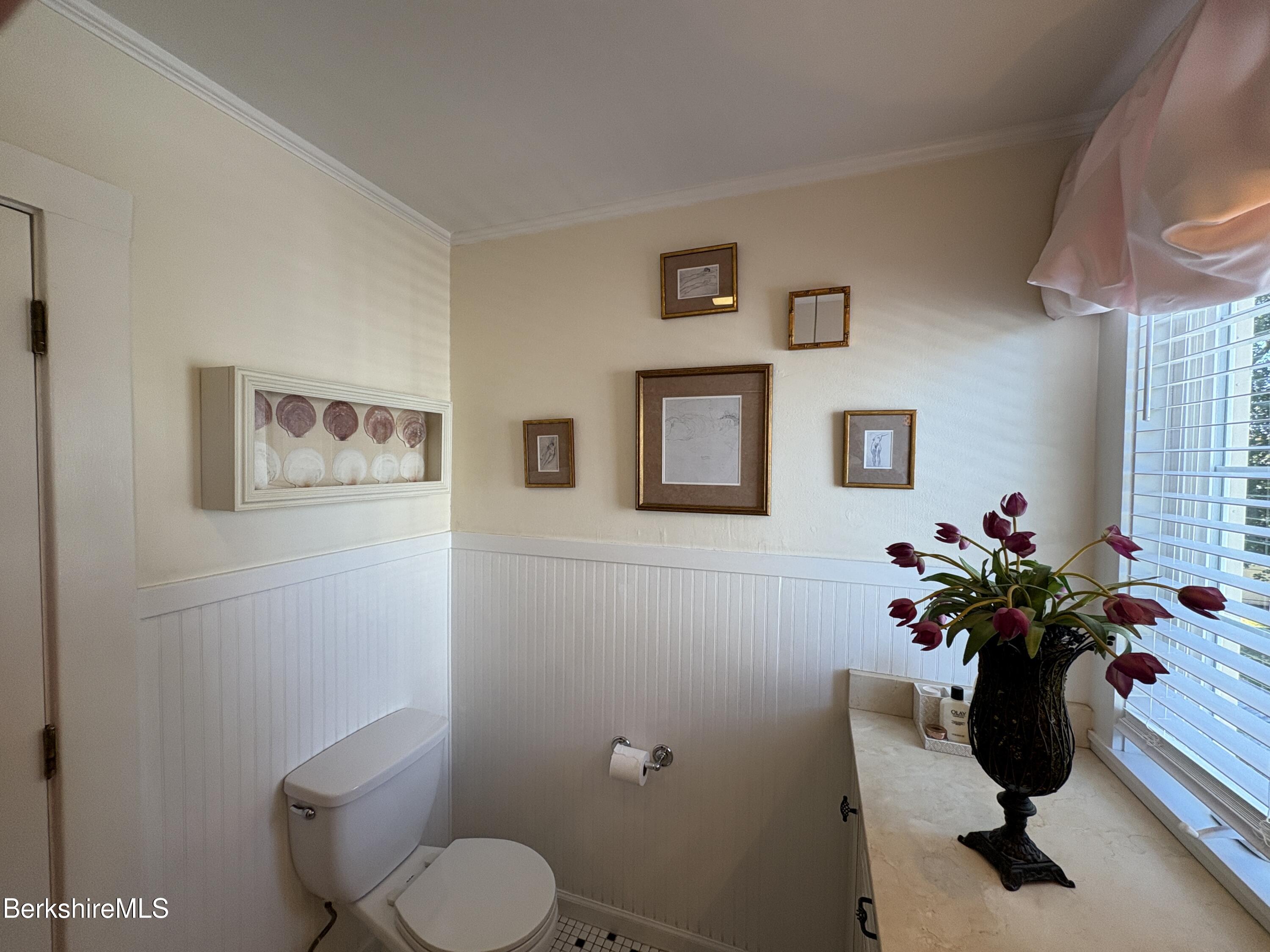 38 Northumberland Road Pittsfield, MA 01201 - Photo 28 of 42 Full bathroom