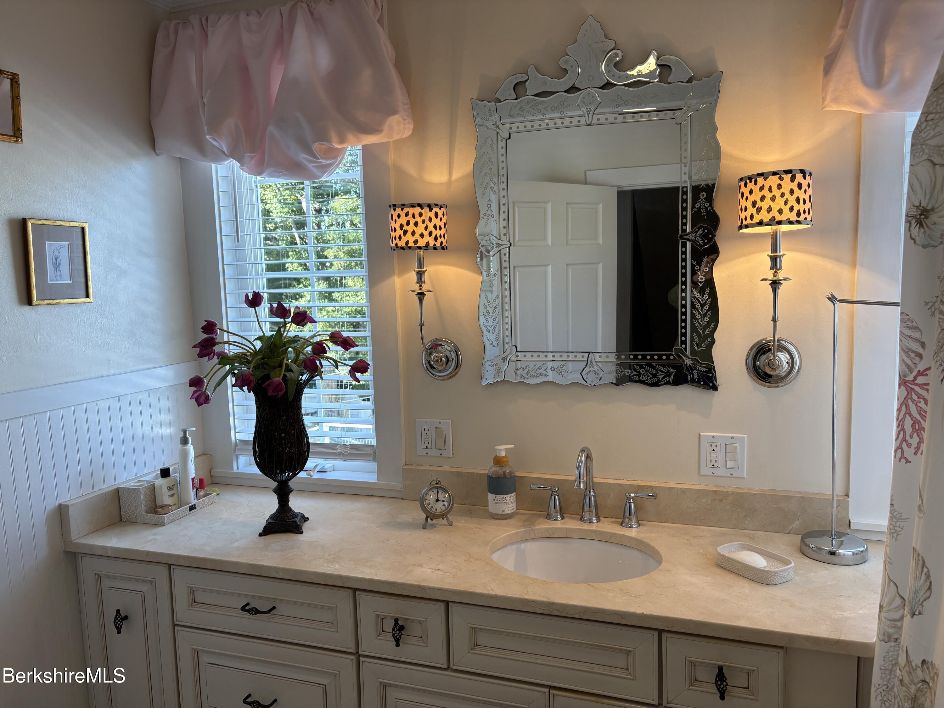 38 Northumberland Road Pittsfield, MA 01201 - Photo 29 of 42 Full Bathroom