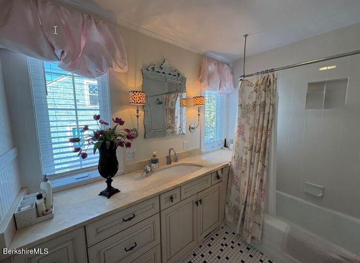 38 Northumberland Road Pittsfield, MA 01201 - Photo 30 of 42 Full bathroom