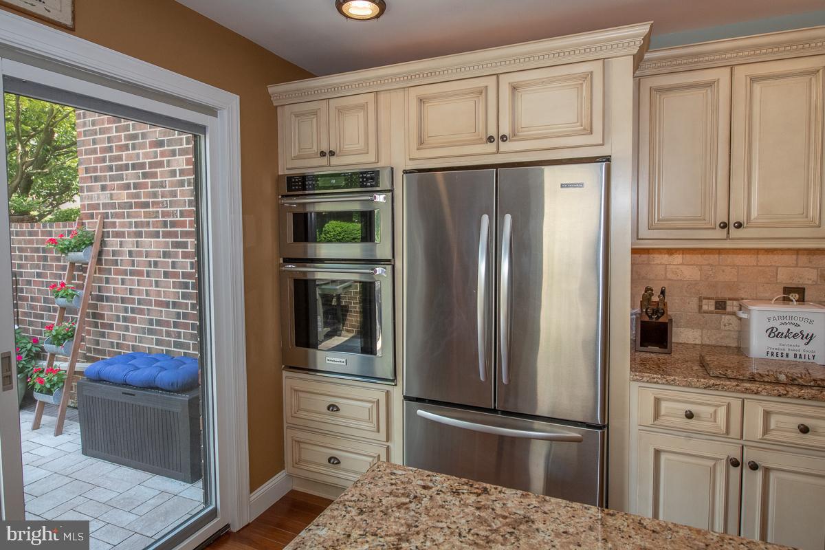 1326 Heyward Road Chesterbrook, PA 19087 - Photo 10 of 46 Microwave and oven -plus range oven