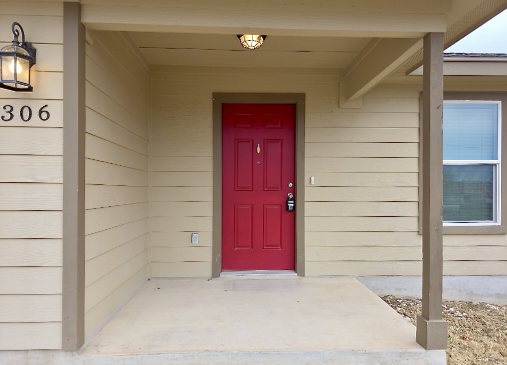 306 Wyeth Street Taylor, TX 76574 - Photo 2 of 20 Welcoming front porch and entry.