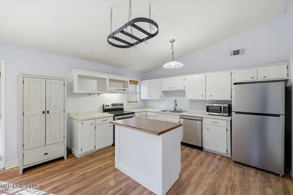 $1,800 | 1206 Arlington Street, Clinton, MS 39056