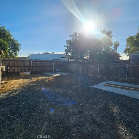 $2,000 | 10830 Bellegrave Avenue, Jurupa Valley, CA 91752