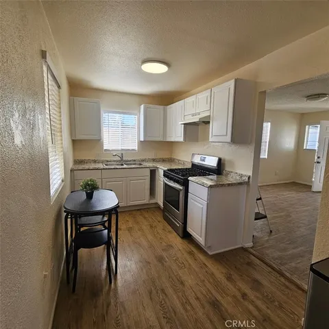 $2,000 | 10830 Bellegrave Avenue, Jurupa Valley, CA 91752