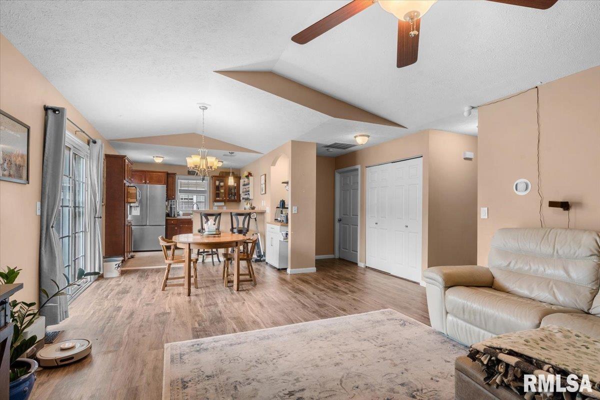 2919 Meadowbrook Road, Unit 22 Springfield, IL 62711 - Photo 5 of 25