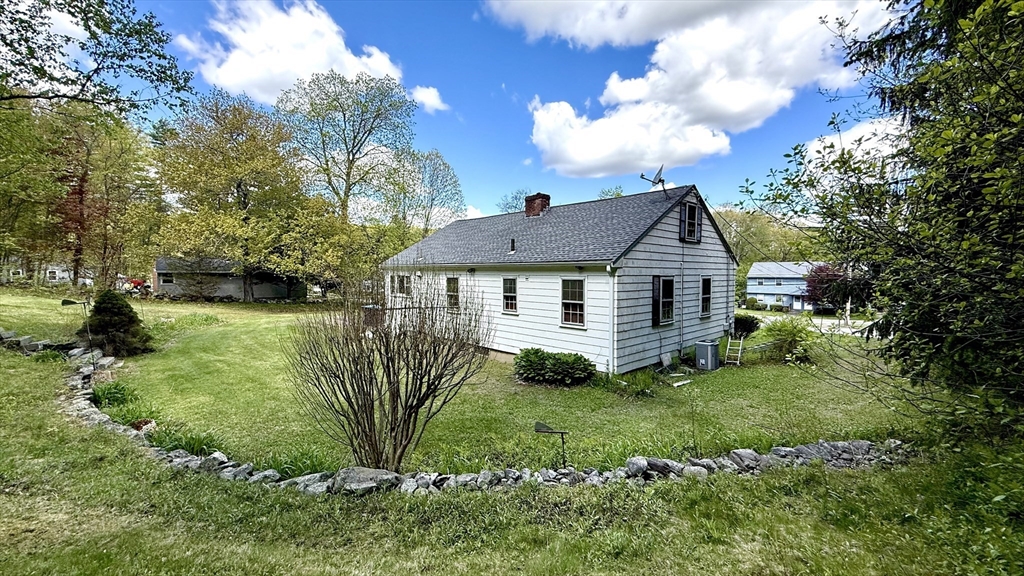 81 Clinton Road Sterling, MA 01564 - Photo 3 of 17